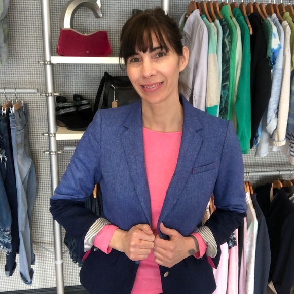 Meet your Posher, Kari - Picture 2 of 4